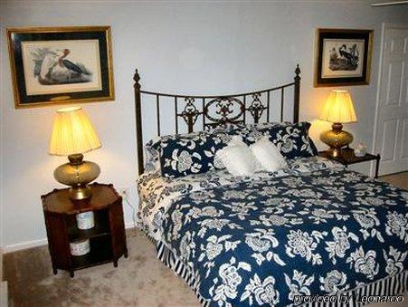 Rock Laurel Bed And Breakfast Candler Szoba fotó